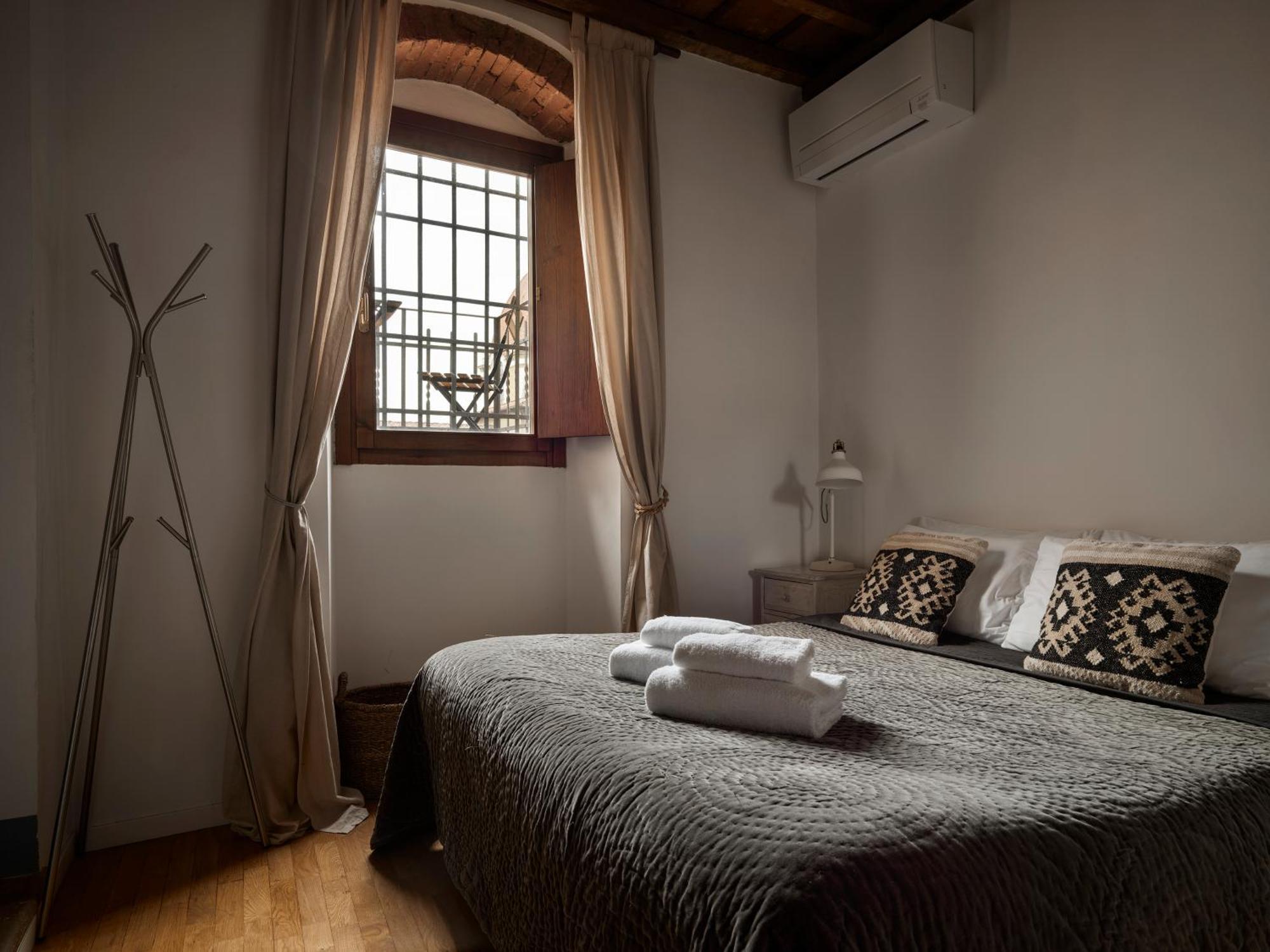 One Of A Kind Near The Duomo W/Balcony Palace Apt Флоренция Екстериор снимка
