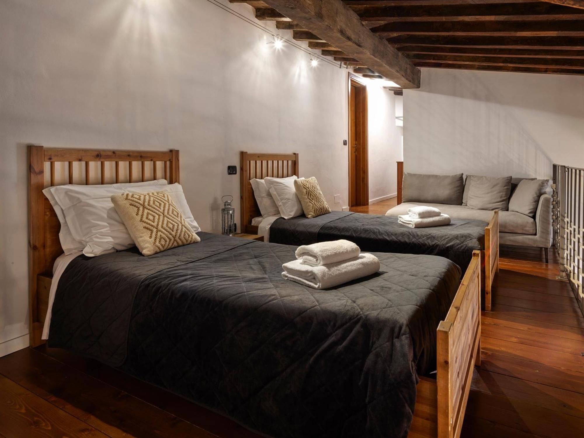 One Of A Kind Near The Duomo W/Balcony Palace Apt Флоренция Екстериор снимка