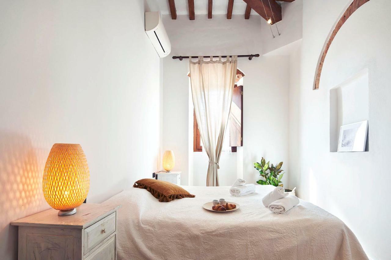 One Of A Kind Near The Duomo W/Balcony Palace Apt Флоренция Екстериор снимка